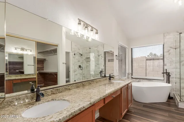 $739,900 | 869 West Emerald Island Drive, Gilbert, AZ 85233