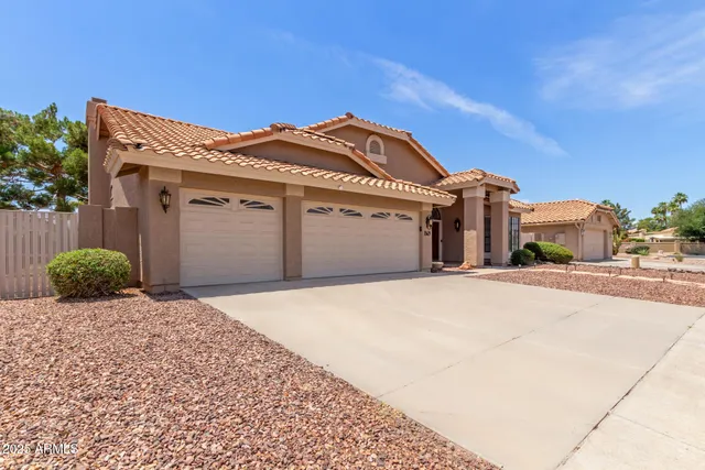 $739,900 | 869 West Emerald Island Drive, Gilbert, AZ 85233