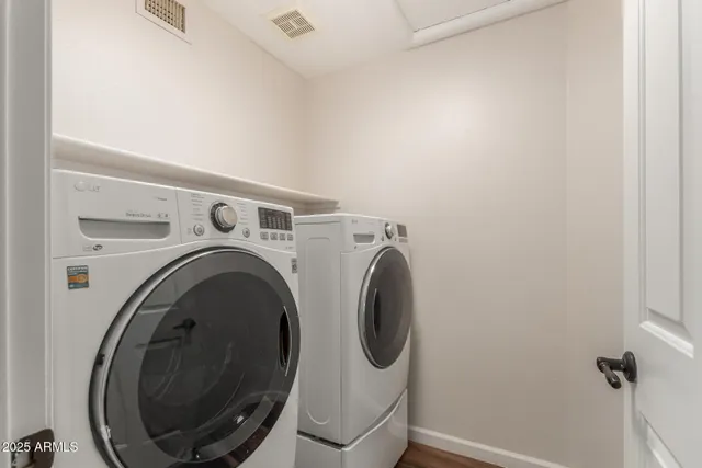 $739,900 | 869 West Emerald Island Drive, Gilbert, AZ 85233