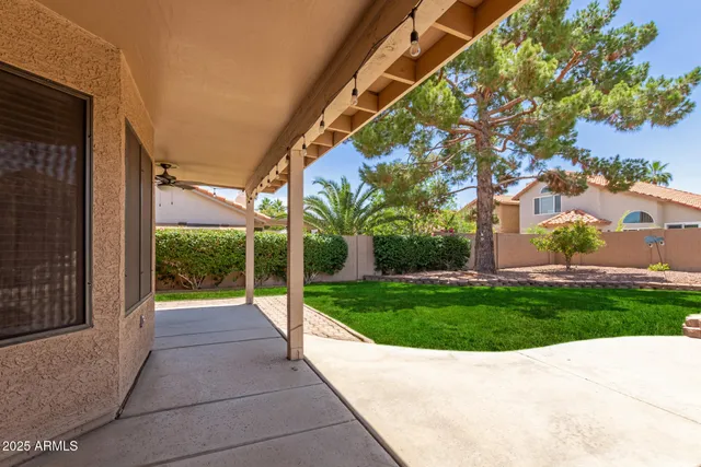 $739,900 | 869 West Emerald Island Drive, Gilbert, AZ 85233