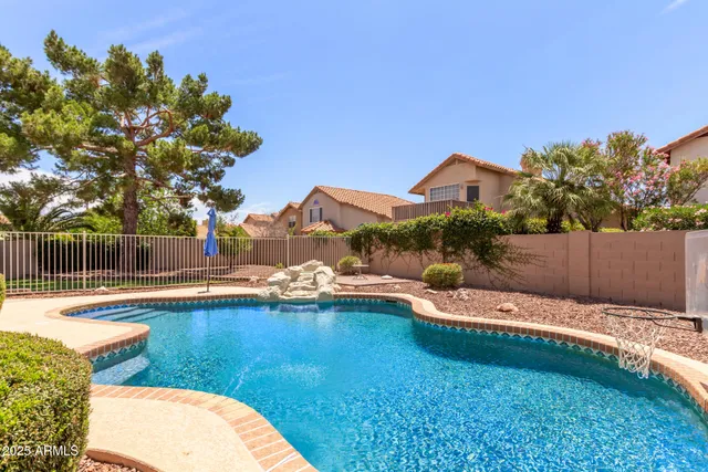 $739,900 | 869 West Emerald Island Drive, Gilbert, AZ 85233