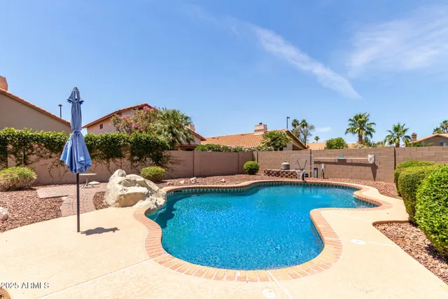 $739,900 | 869 West Emerald Island Drive, Gilbert, AZ 85233