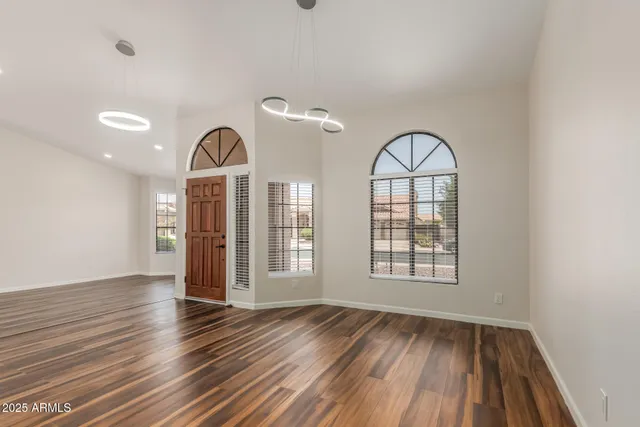 $739,900 | 869 West Emerald Island Drive, Gilbert, AZ 85233