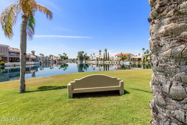 $739,900 | 869 West Emerald Island Drive, Gilbert, AZ 85233