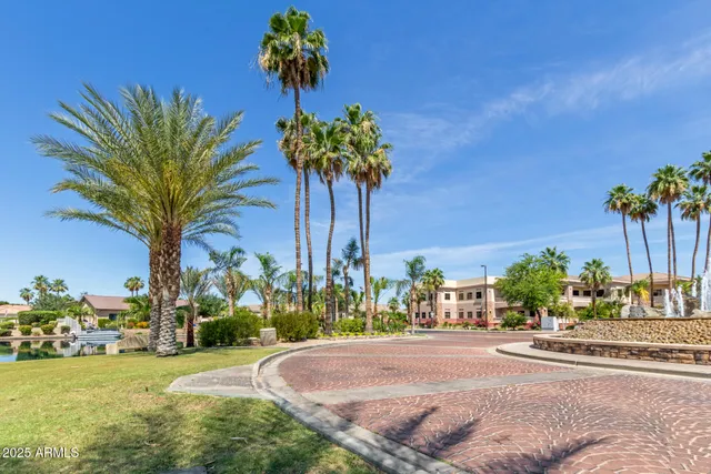 $739,900 | 869 West Emerald Island Drive, Gilbert, AZ 85233