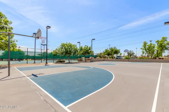 $739,900 | 869 West Emerald Island Drive, Gilbert, AZ 85233