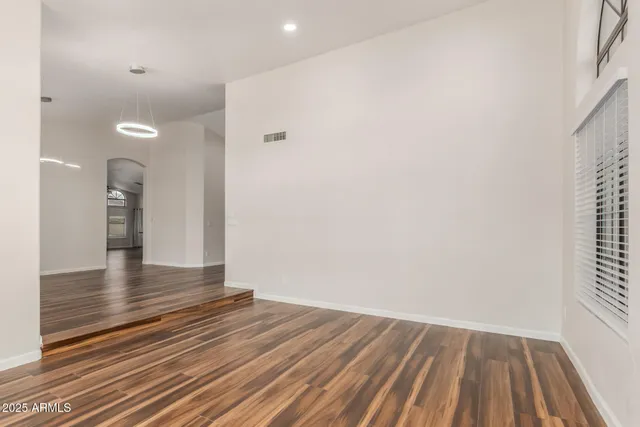 $739,900 | 869 West Emerald Island Drive, Gilbert, AZ 85233