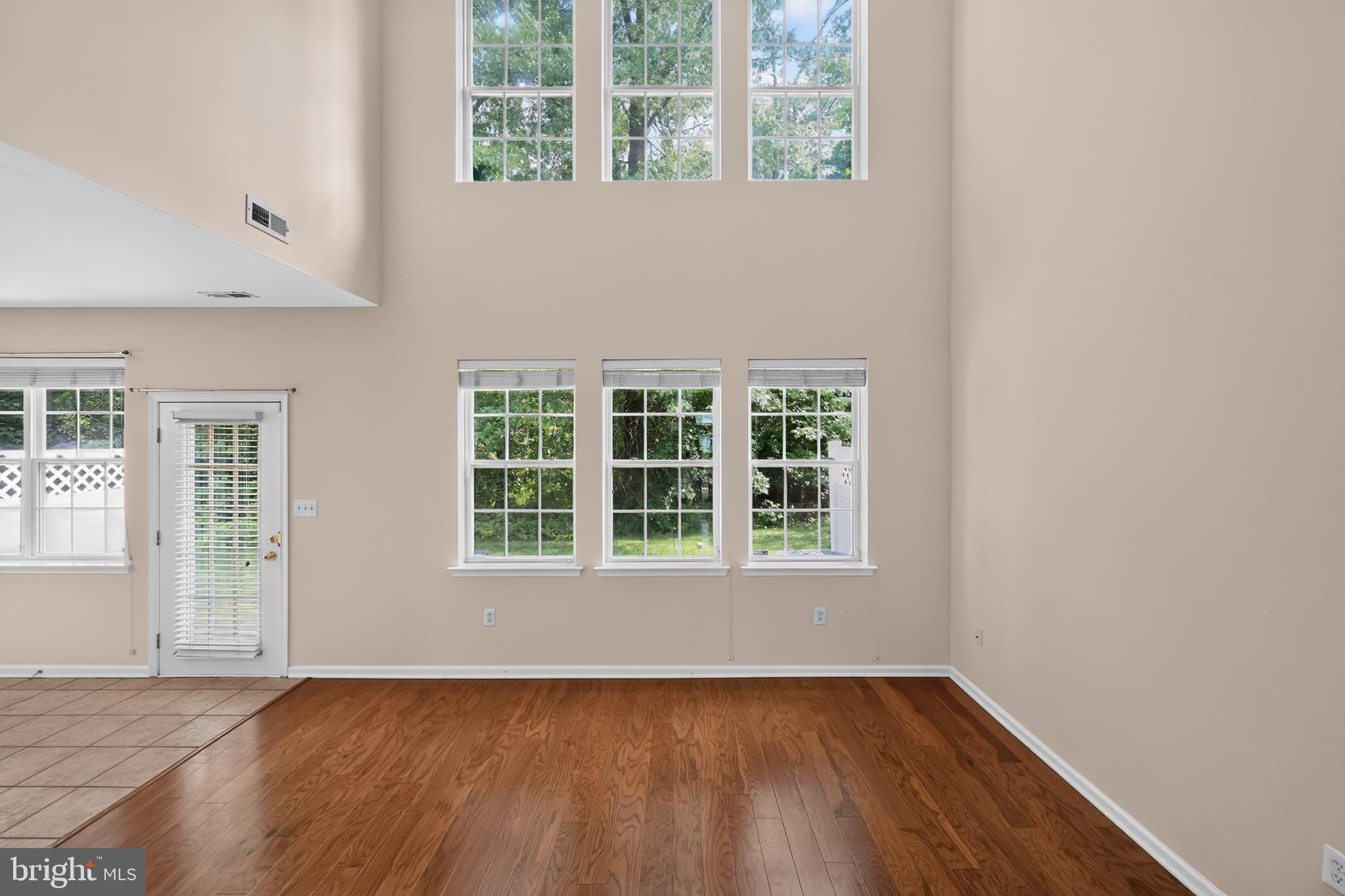 28 Sutton Court Pennington, NJ 08534 - Photo 6 of 30