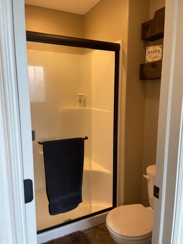 $265,000 | 217 Springlake Drive, Newton, KS 67114