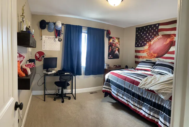 $265,000 | 217 Springlake Drive, Newton, KS 67114