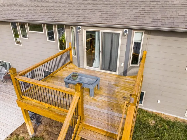 $265,000 | 217 Springlake Drive, Newton, KS 67114