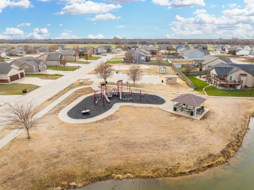 217 Springlake Drive Newton, KS 67114 - Photo 29 of 33