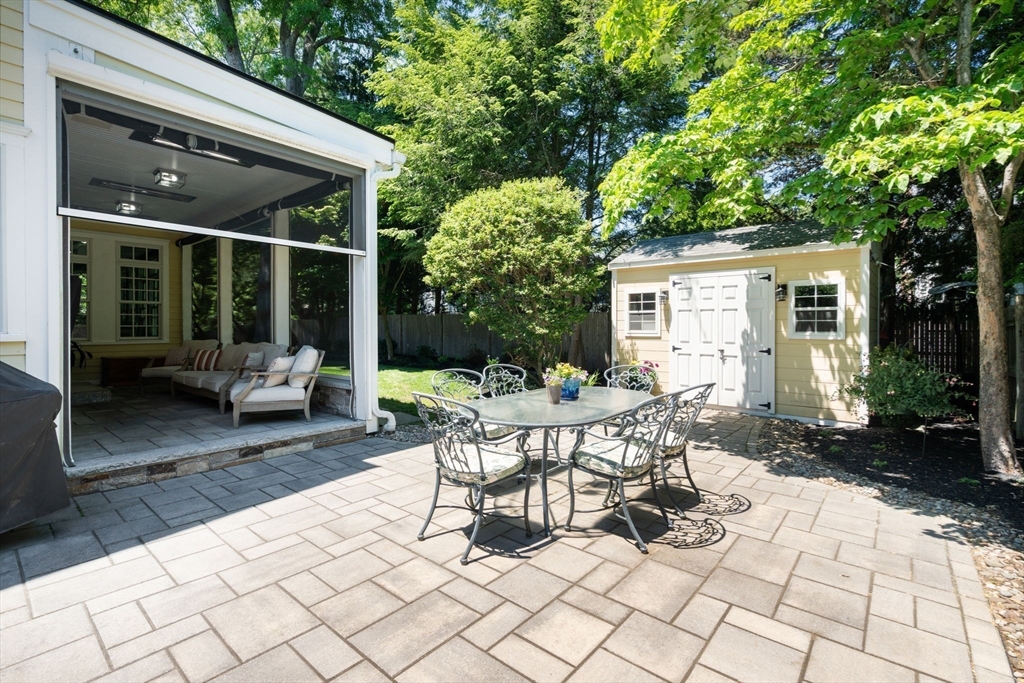 10 Auburn Road Wellesley, MA 02481 - Photo 31 of 34