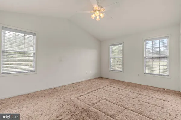 a view of empty room with window