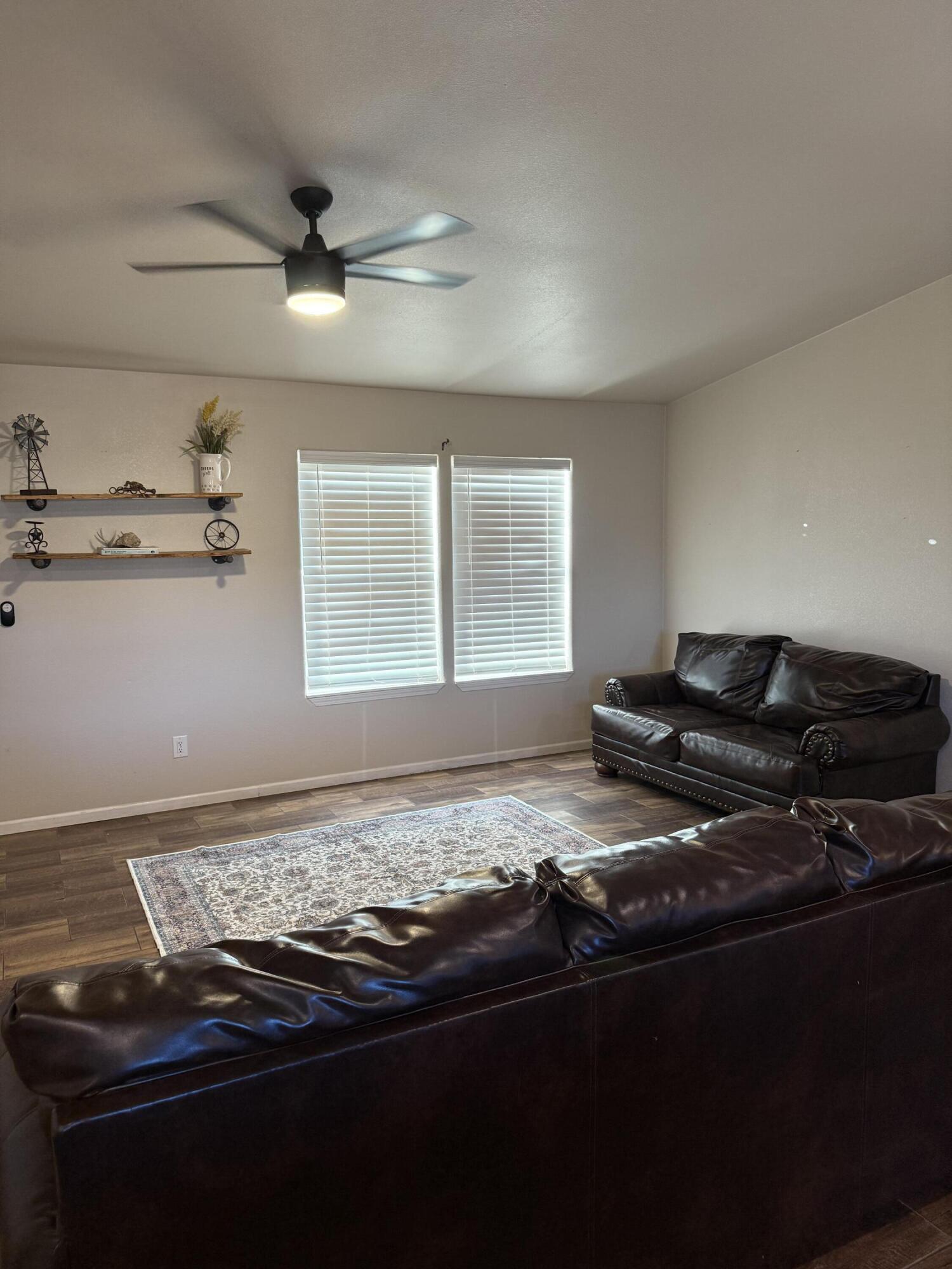 345 Old Mill Road Tonto Basin, AZ 85553 - Photo 9 of 32 Living room