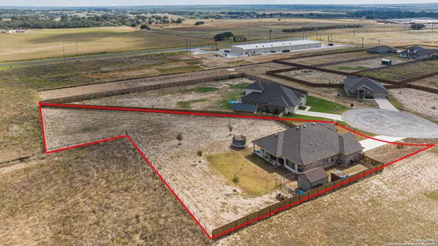 $540,000 | 113 Scarlet Oak, Floresville, TX 78114