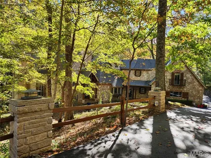 $1,375,000 | 832 Stone Bridge Springs Drive, Wildwood, MO 63005