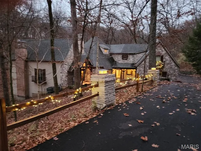 $1,375,000 | 832 Stone Bridge Springs Drive, Wildwood, MO 63005