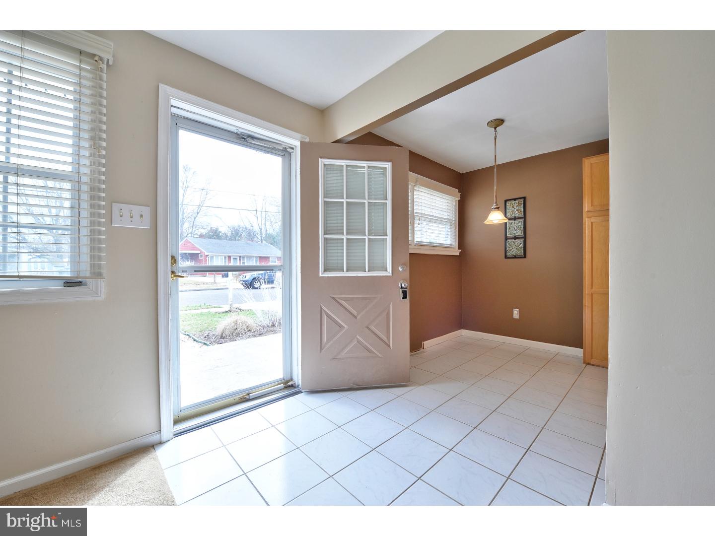 939 Easter Road Burlington, NJ 08016 - Photo 5 of 24 Gallery Image 5