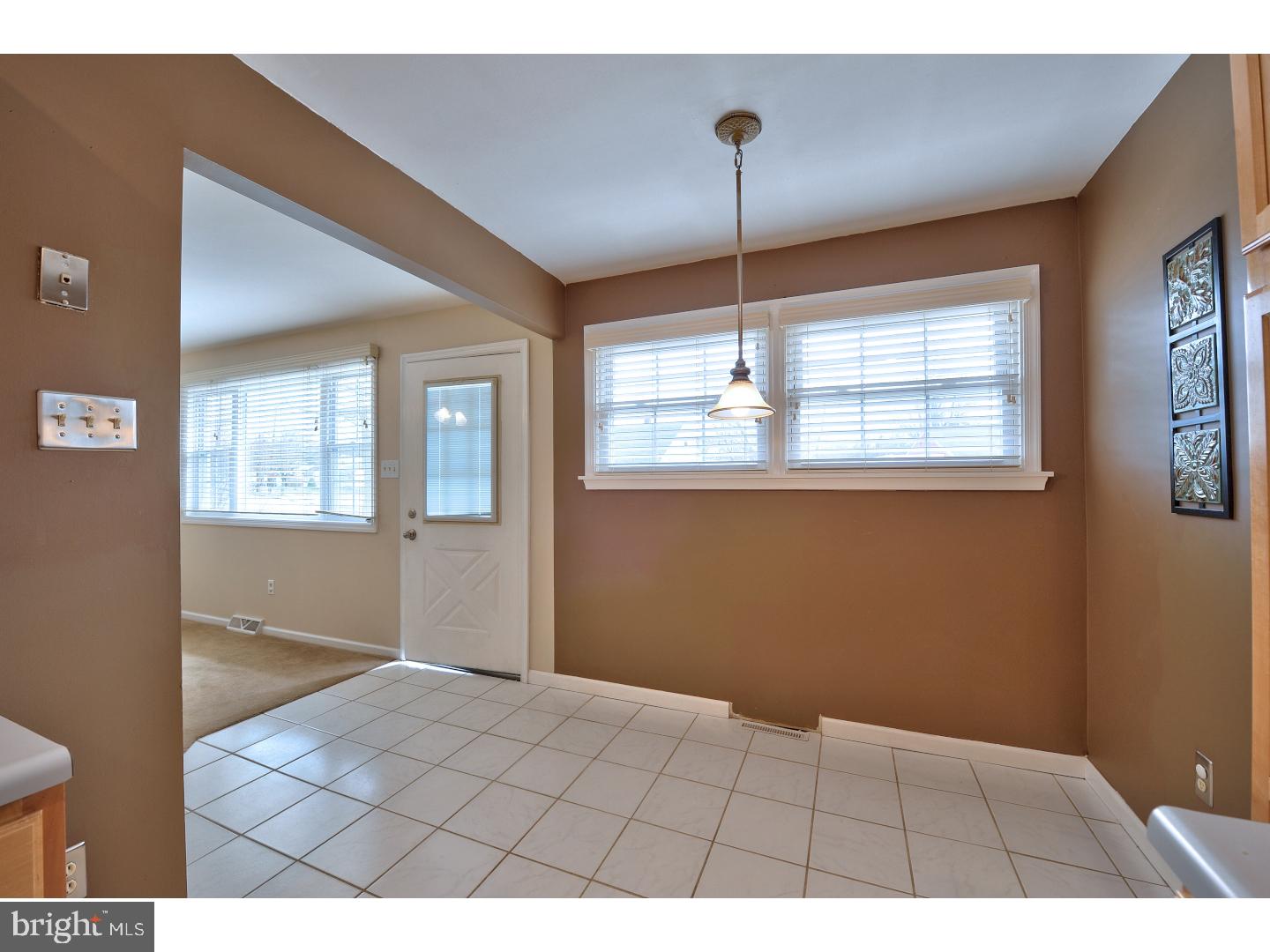 939 Easter Road Burlington, NJ 08016 - Photo 9 of 24 Gallery Image 9