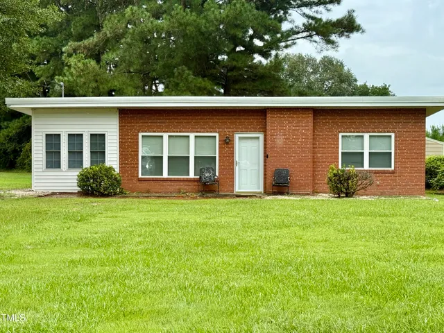 $160,000 | 520 Fayetteville Street, Newton Grove, NC 28366