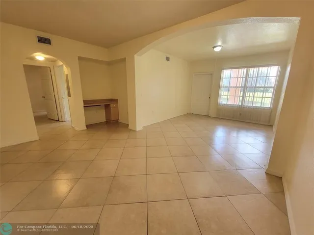 $1,950 | 2109 Belmont Lane, Unit 2109, North Lauderdale, FL 33068