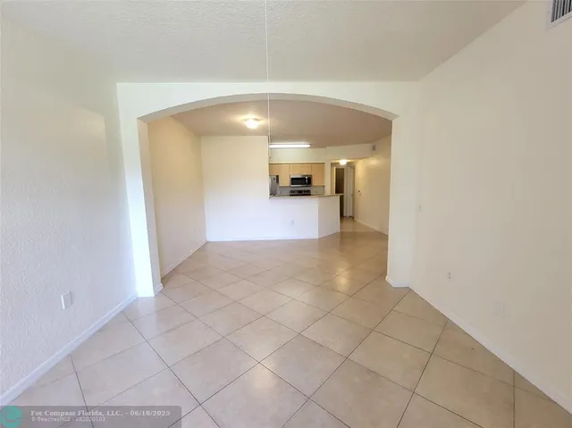 $1,950 | 2109 Belmont Lane, Unit 2109, North Lauderdale, FL 33068