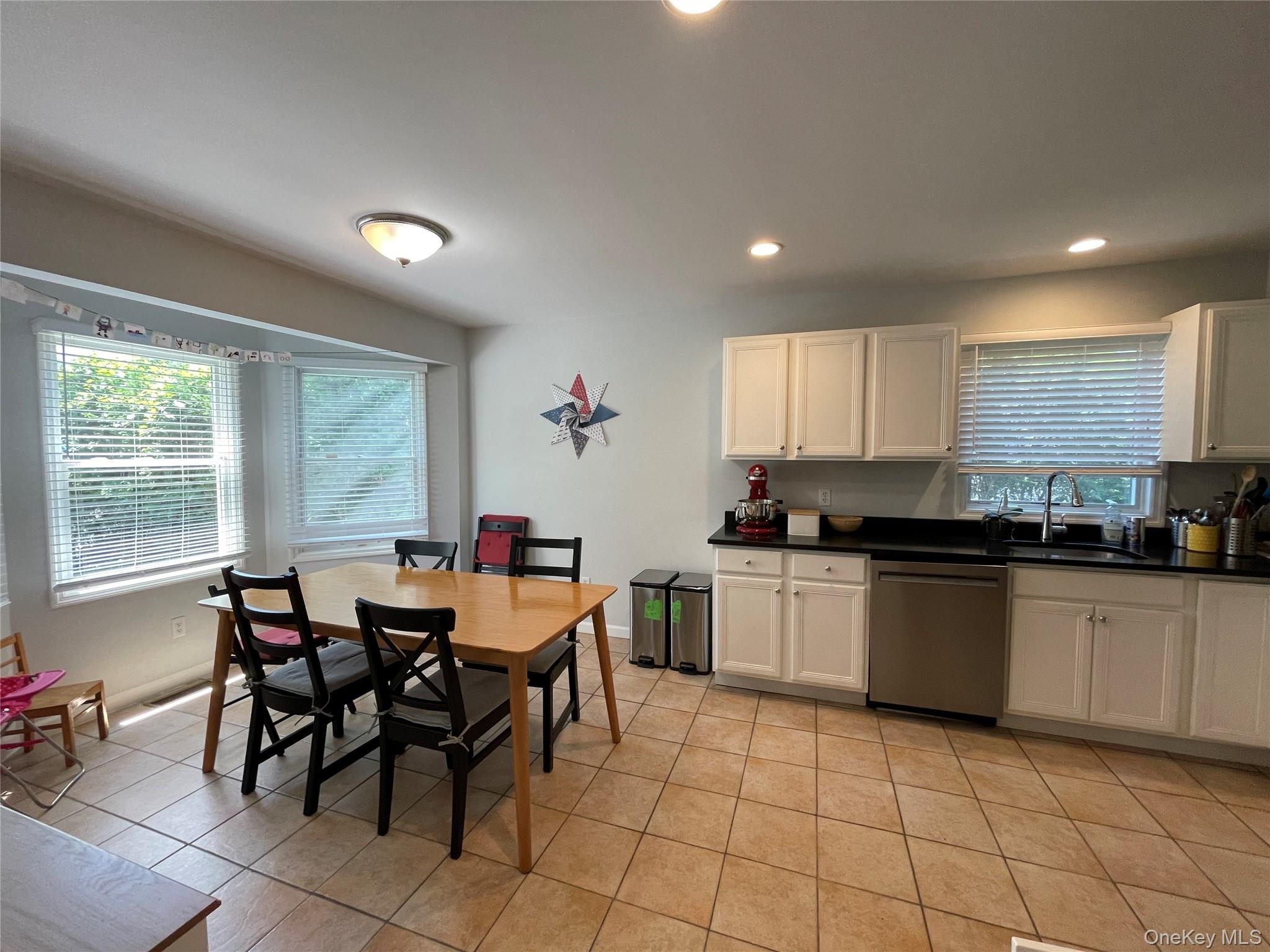 46 Maple Avenue Rye, NY 10580 - Photo 6 of 15 Eat-in-kitchen
