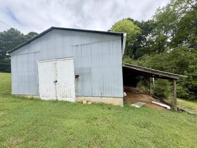 3637 Garner Road Chattanooga, TN 37406 - Photo 23 of 27 Barn