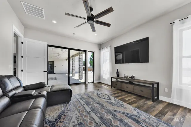 $1,850,000 | 27114 Lower Pleasant Ridge Road, Wilder, ID 83676