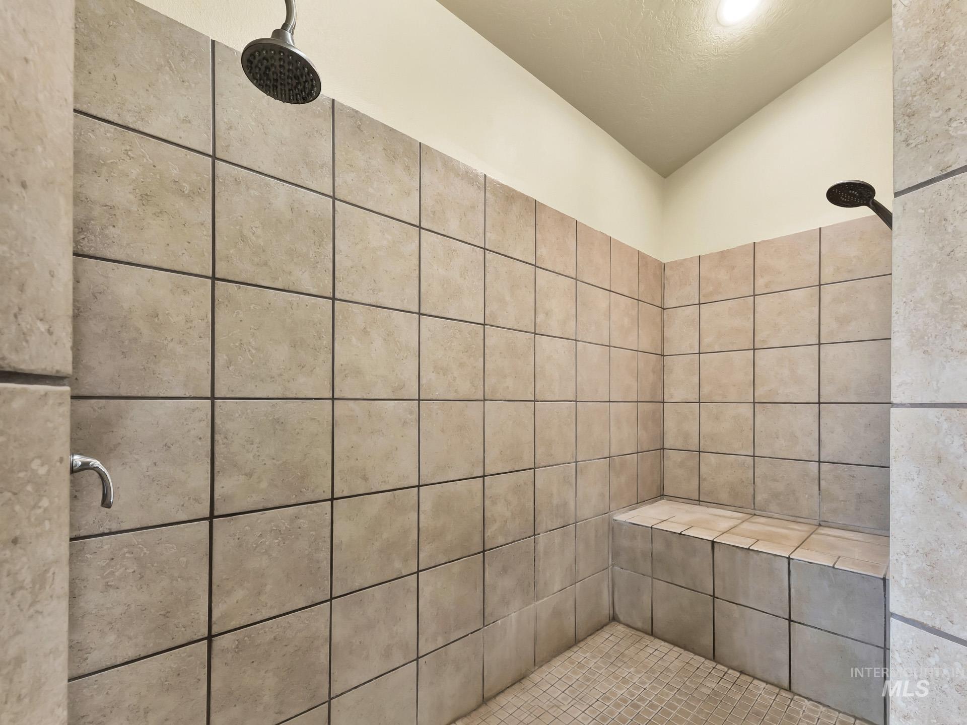 27114 Lower Pleasant Ridge Road Wilder, ID 83676 - Photo 40 of 50 Full bathroom with a tile shower