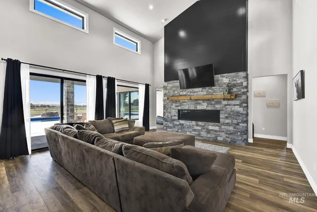 $1,850,000 | 27114 Lower Pleasant Ridge Road, Wilder, ID 83676