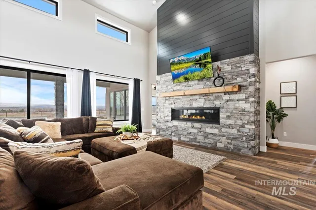 $1,799,900 | 27114 Lower Pleasant Ridge Road, Wilder, ID 83676