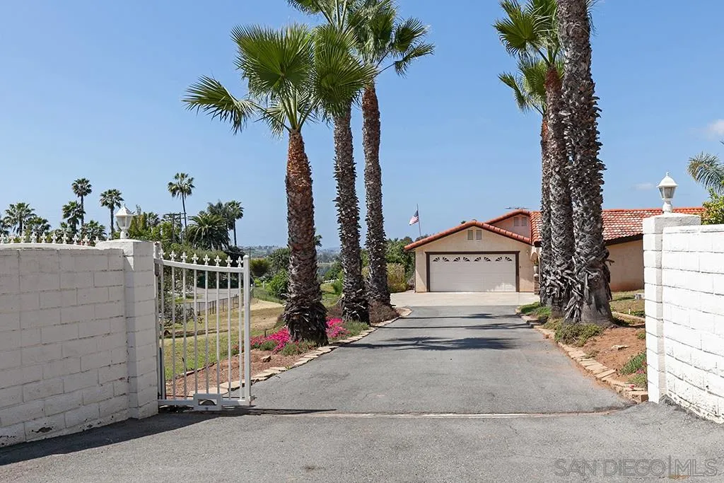 406 Mason Road Vista, CA 92084 - Photo 2 of 25 Gallery Image 2