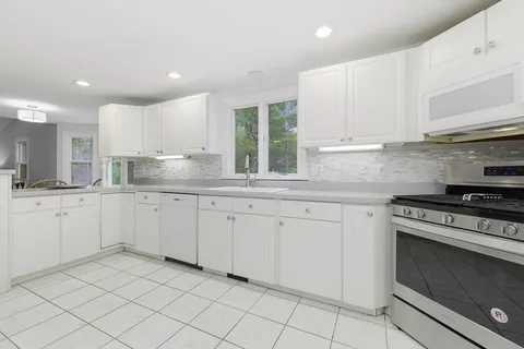 $899,000 | 120 Degrass Road, Mashpee, MA 02649