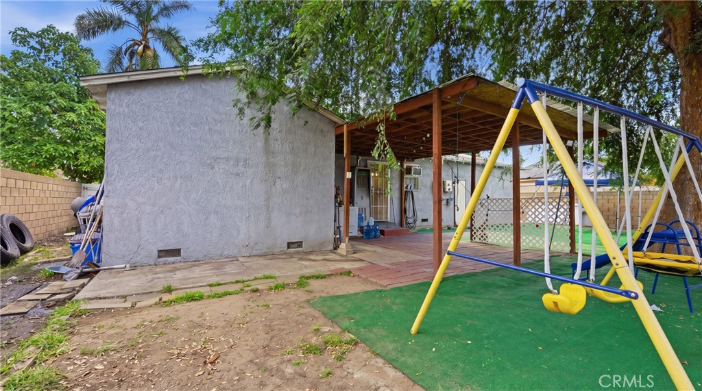 207 North Ranchito Street Anaheim, CA 92801 - Photo 15 of 20