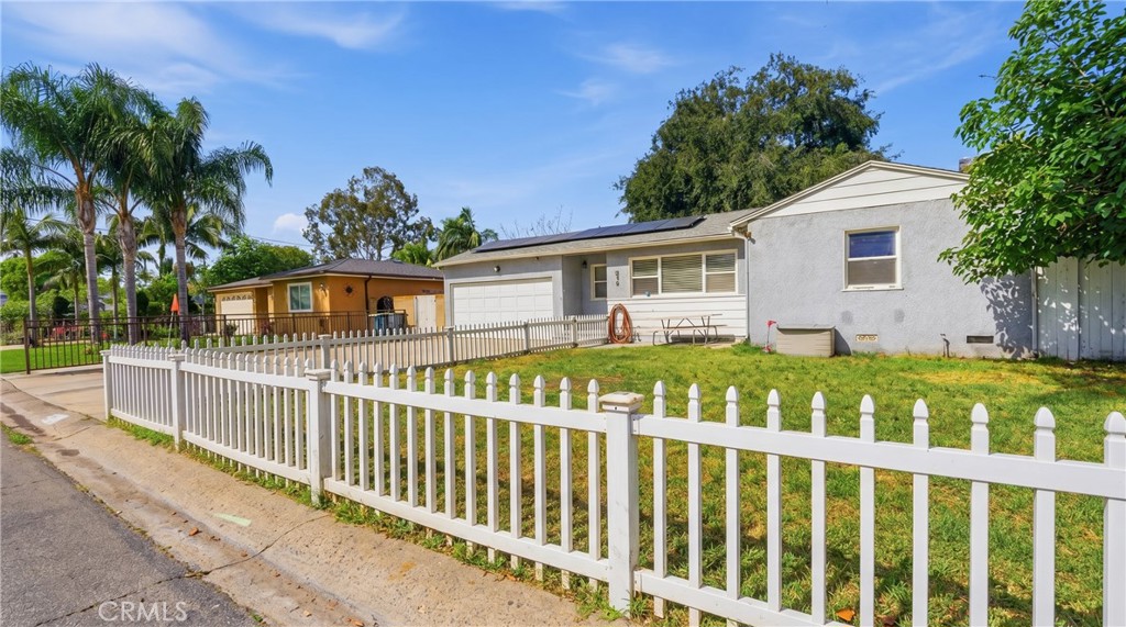 207 North Ranchito Street Anaheim, CA 92801 - Photo 3 of 20