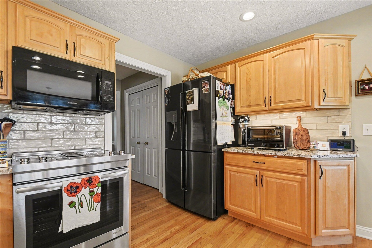 5965 Polly's Path Berrien Springs, MI 49103 - Photo 7 of 38