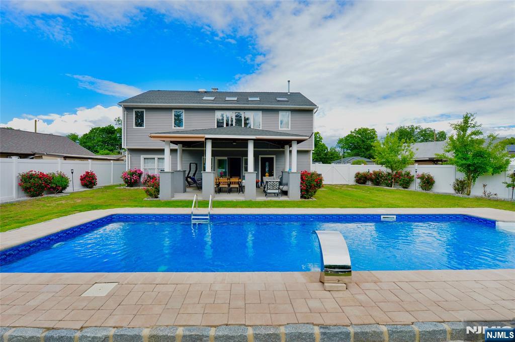 59 Hahn Avenue Rochelle Park, NJ 07662 - Photo 5 of 38