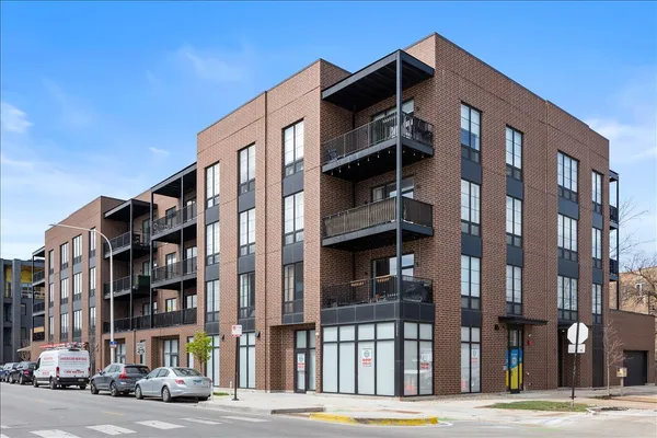 $699,000 | 504 North Leavitt Street, Unit 302, Chicago, IL 60612
