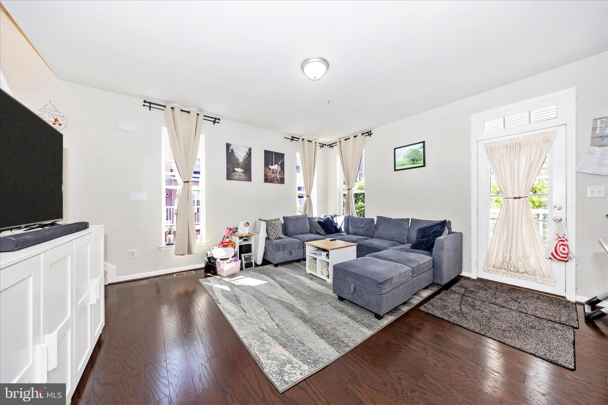 6142 Murray Terrace Frederick, MD 21703 - Photo 3 of 49