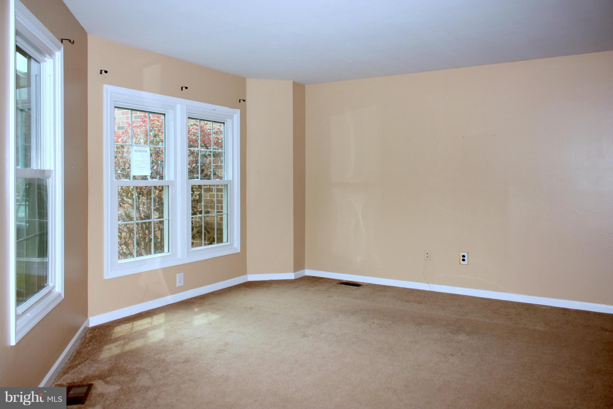 12202 Apache Tears Circle Laurel, MD 20708 - Photo 4 of 28 Living Room