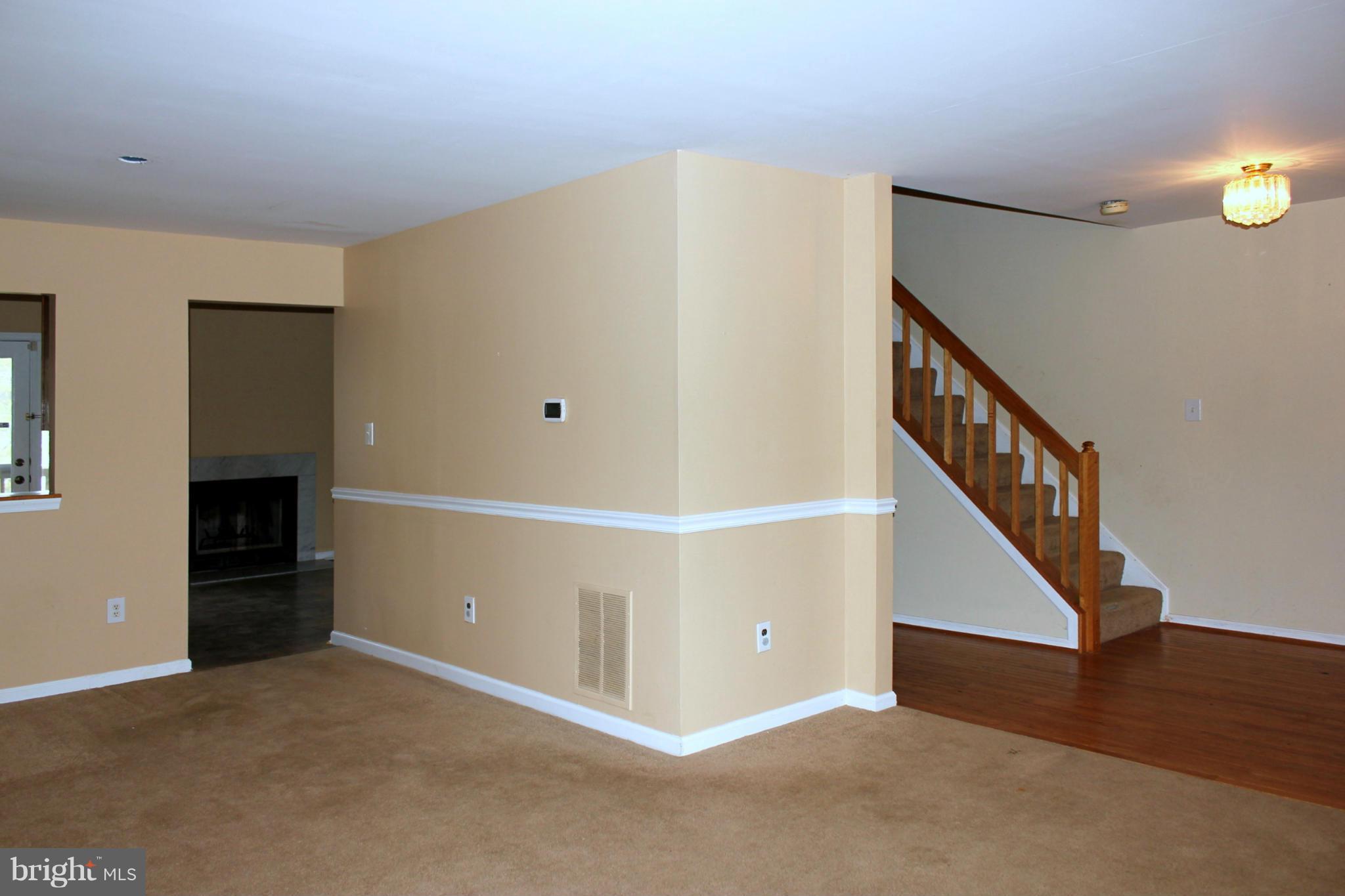 12202 Apache Tears Circle Laurel, MD 20708 - Photo 5 of 28 Living Room