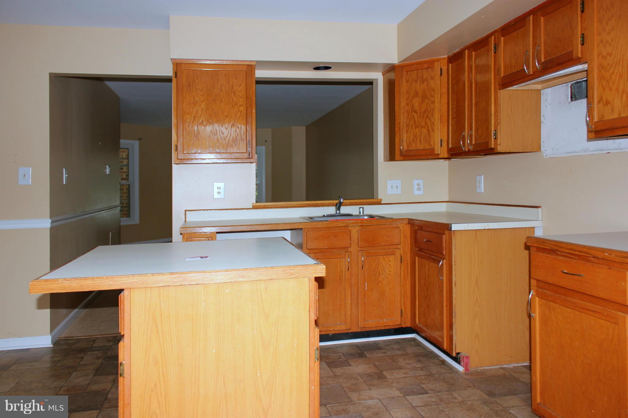 12202 Apache Tears Circle Laurel, MD 20708 - Photo 9 of 28 Kitchen