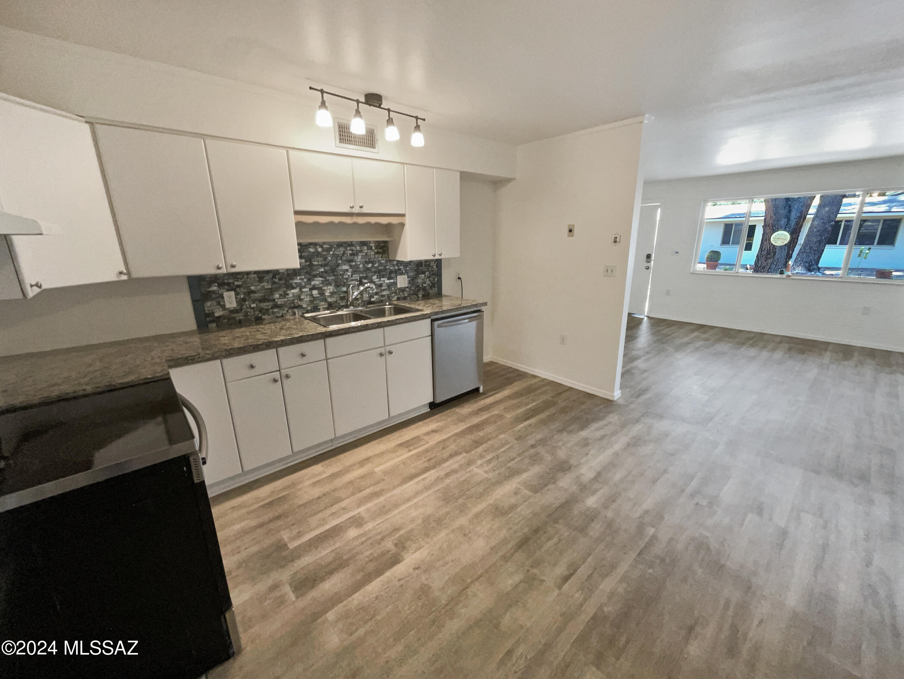424 North Silverbell Road Tucson, AZ 85745 - Photo 9 of 19 Gallery Image 9