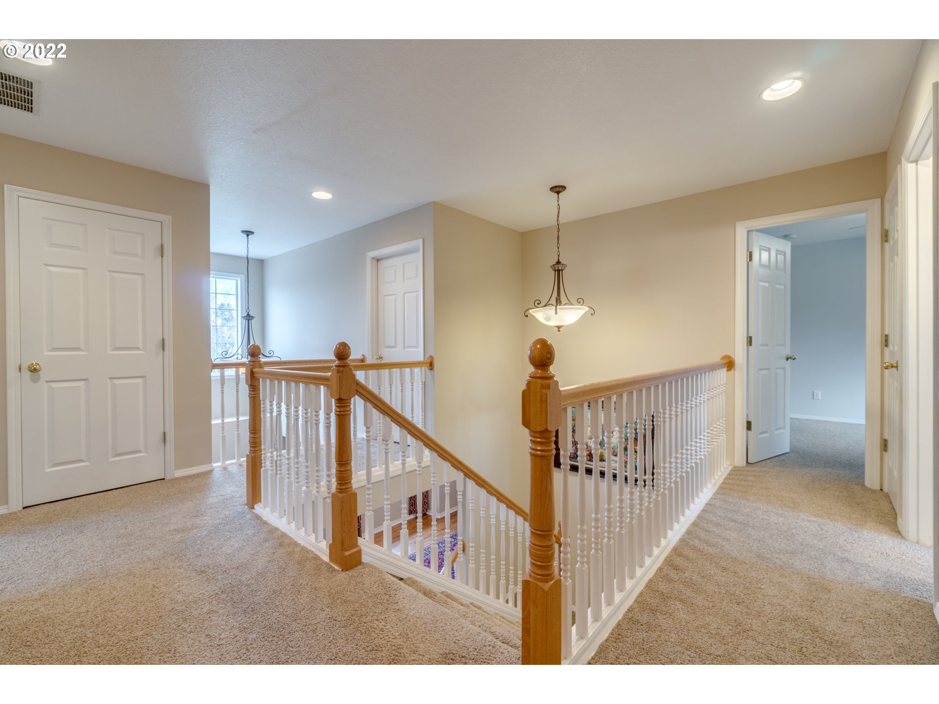 20195 Canyon Ridge Drive Oregon City, OR 97045 - Photo 21 of 24 a view of a hallway view with staircase