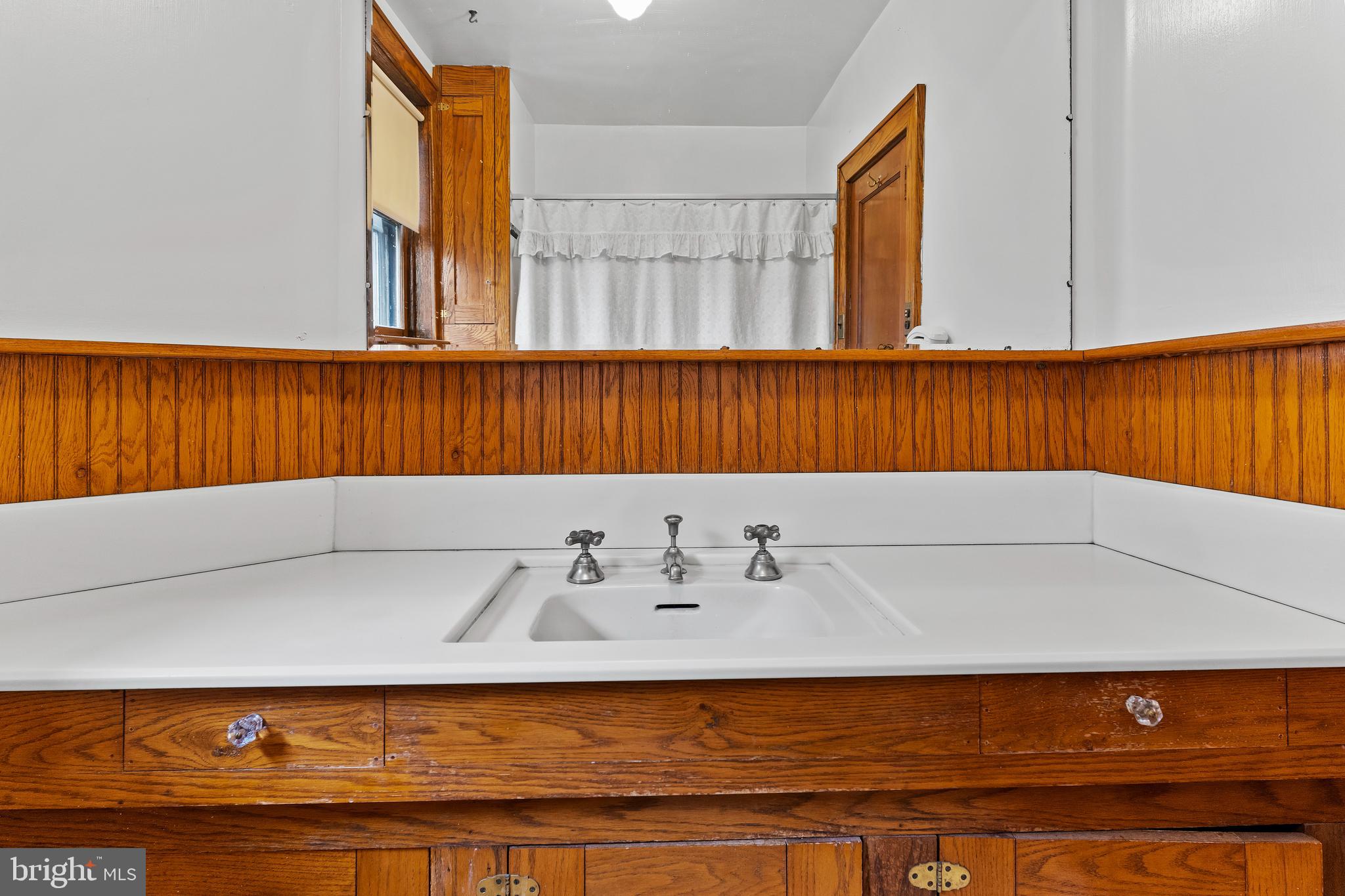 1925 Whitehall Street Harrisburg, PA 17103 - Photo 15 of 34 1st floor full bath