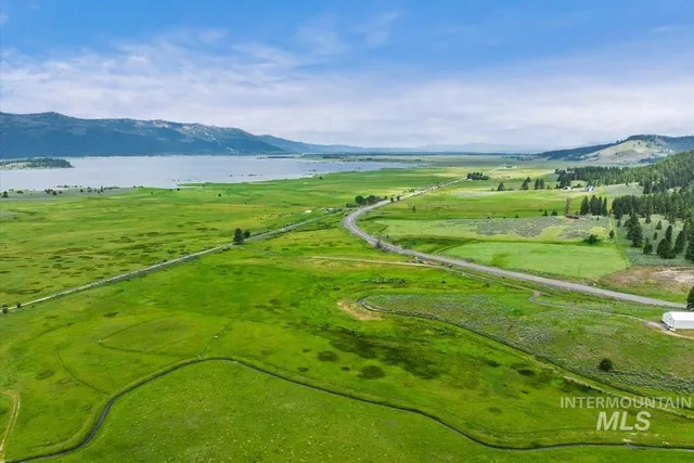 $1,449,000 | 11 Stone Breaker Lane, Cascade, ID 83611