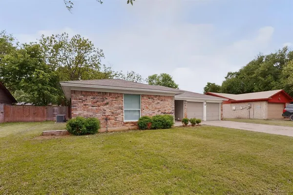 $250,000 | 2013 Pebblecreek Drive, Cleburne, TX 76033