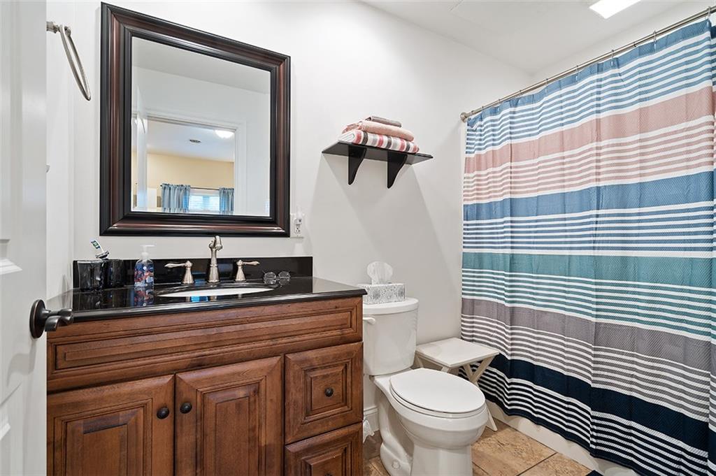 120-122 Green Brae Road Kittanning, PA 16201 - Photo 18 of 25 The 3rd Bedroom En Suite is approx. 9x5 in size and offers Ceramic Tile Flooring, Updated Vanity & Fixtures and a Tub/Shower Combo.